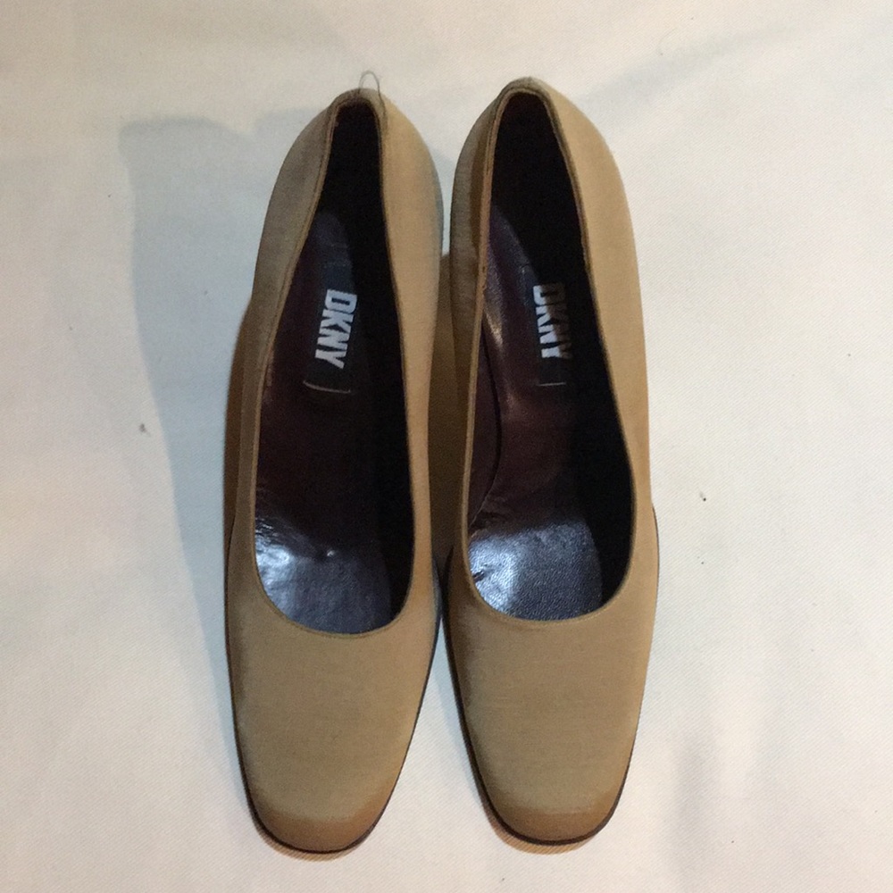 DKNY Satin-like Fabric Pumps